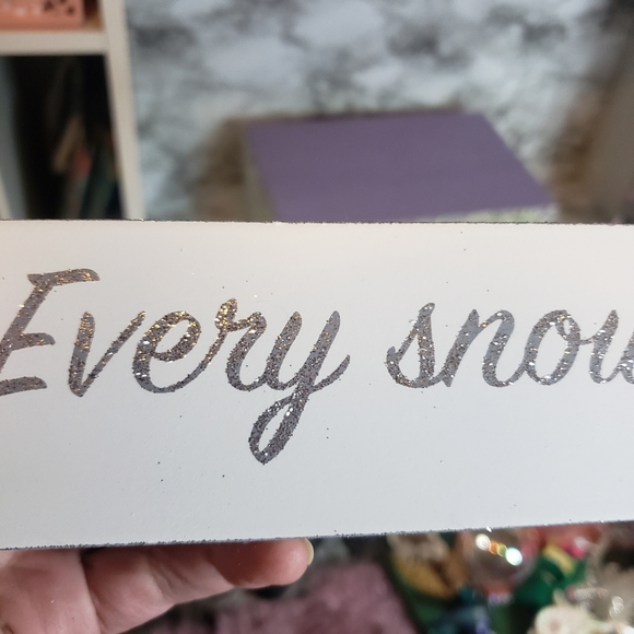 Every snowflake is a kiss from heaven wooden glitter sign - Picture 4 of 11